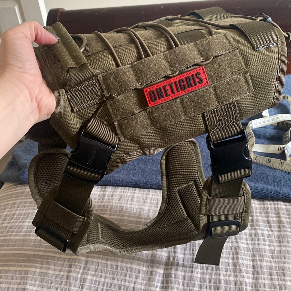 ONETIGRIS tactical dog harness vest, no-pull service dog vest, size L, used once